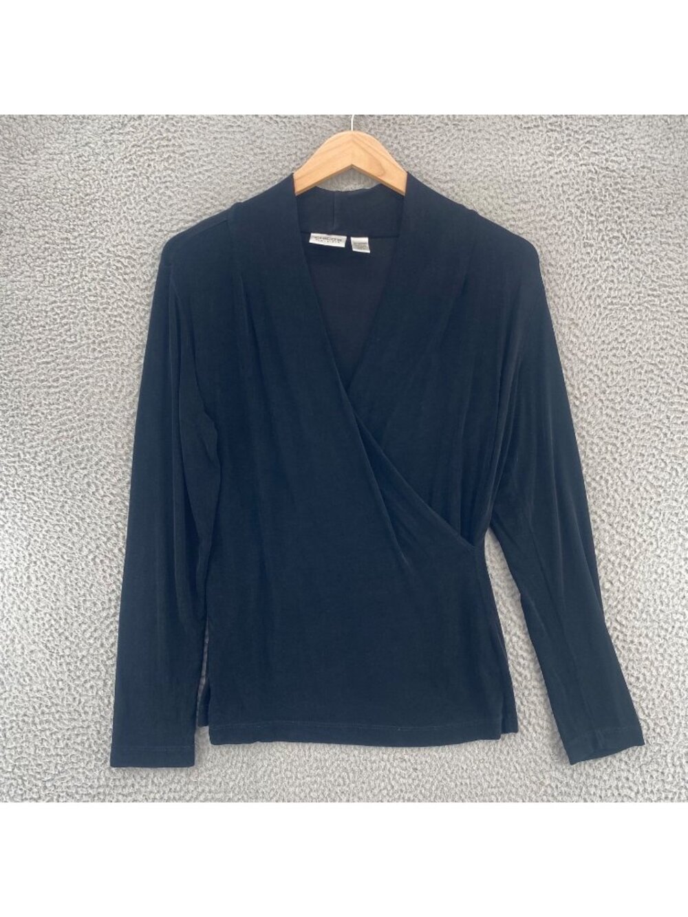 Chicos Top Womens 1 US Medium Black Travelers Knit Surplice Neck Long Sleeves
